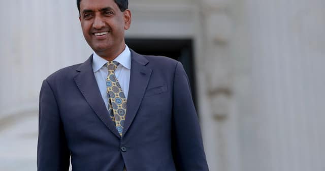  Those Who Build and the Politicians Who Take