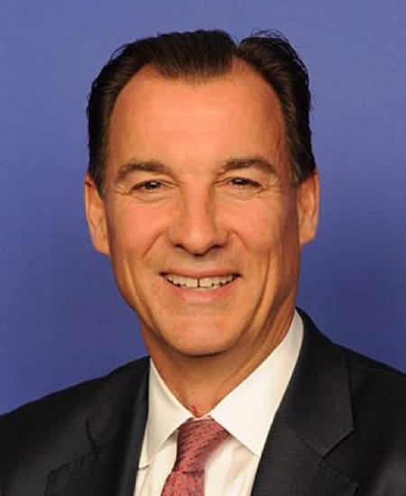Official portrait of Tom Suozzi